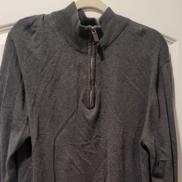 Black sweater - Picture 1 of 1